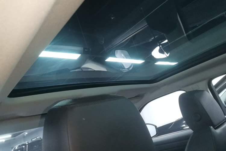 Used Land Rover Range Rover Evoque 2018 240 PS SE Smart Brilliance Edition