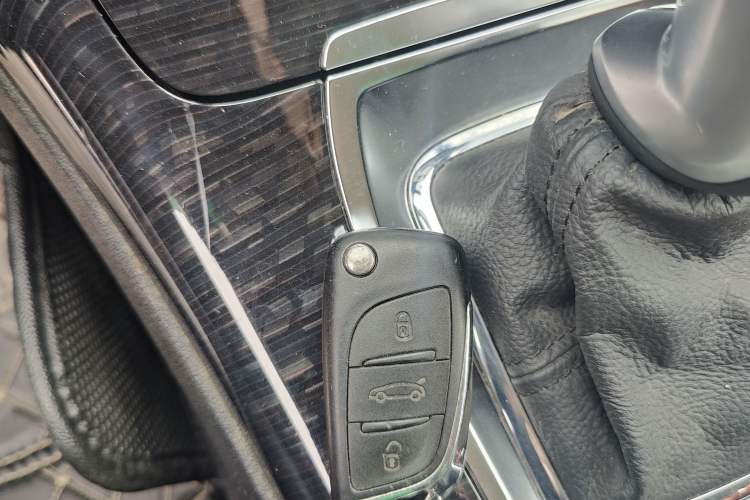 Used Citroen C5 2013 2.3L Automatic Zunyu Model
