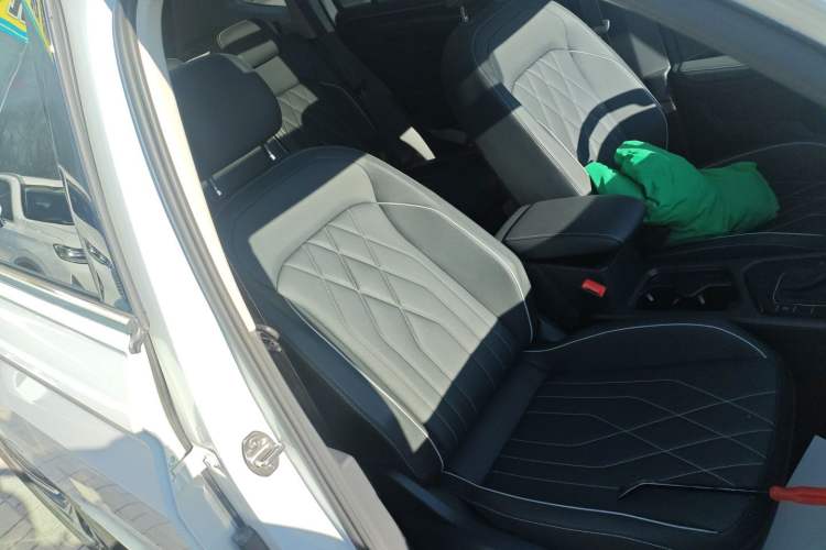 Used Volkswagen Tiguan L 2025 Model, Outstanding Version, 300TSI Automatic Two-Wheel Drive Longteng Edition