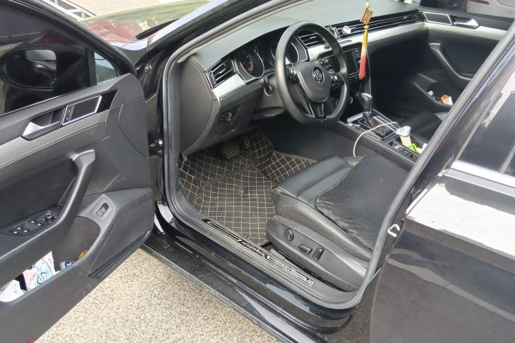 Used Volkswagen Magotan 2019 330TSI DSG Leading Model China VI Standard