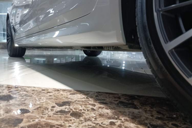 Used BMW 5 Series 2022 Second Facelift 530Li Leading Edition M Sport Package
