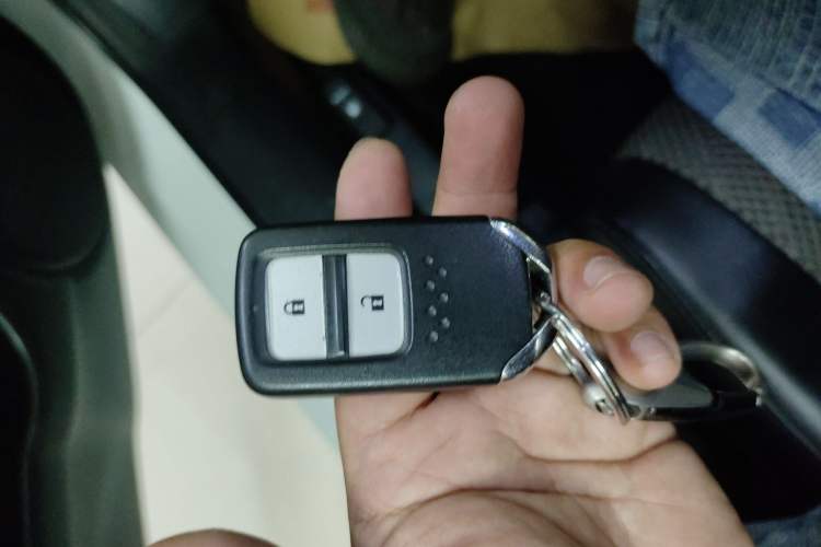 Used Honda Jade 2017 1.8L automatic Comfort version 5 seats
