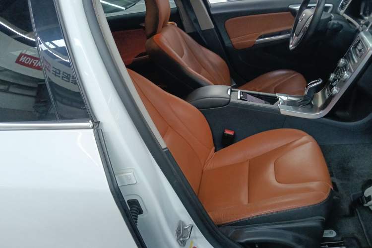 Used Volvo S60 2018 S60L T4 Smart & Ambitious Edition