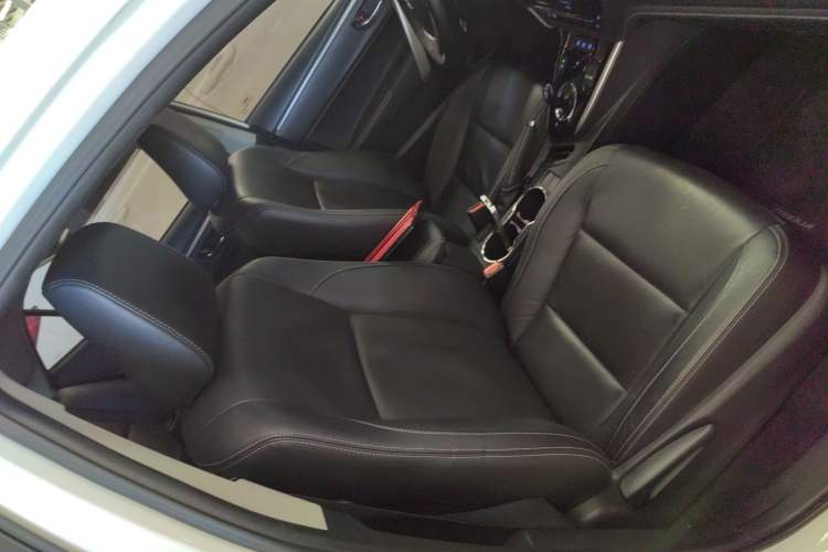 Used Toyota Corolla 2018 Dual-Engine 1.8L E-CVT Smart Edition
