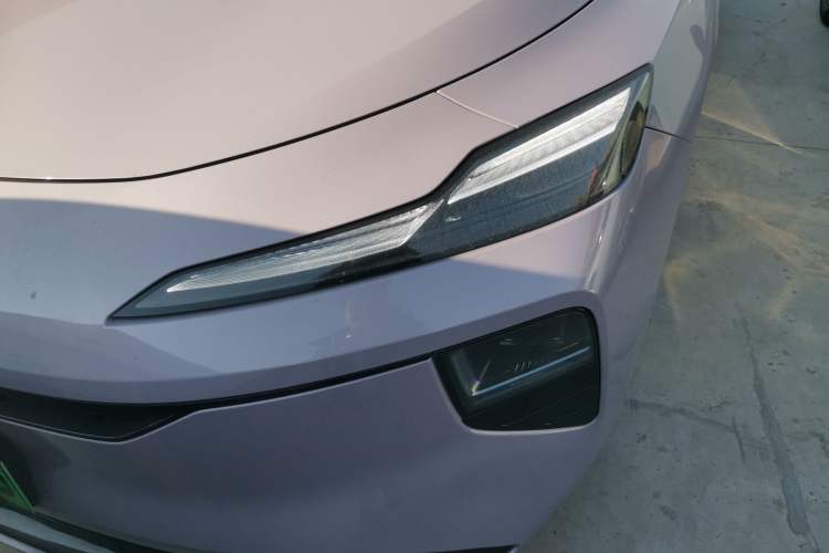 Used Roewe D6 2025 450km Deluxe Edition
