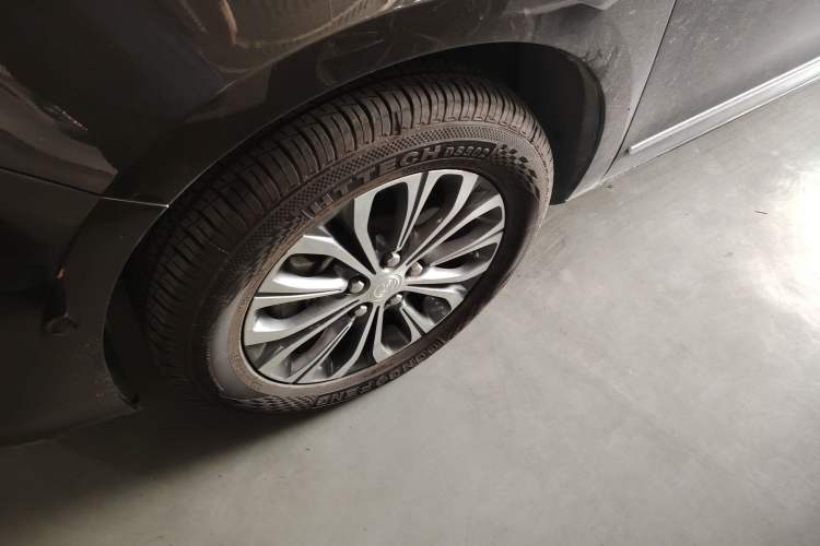 Used Buick GL8 2022 Land Executive Class 652T Prestige Model
