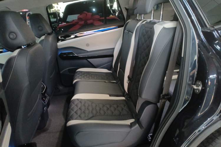 Used Volkswagen ID.6 CROZZ 2022 Long-Range PRO Edition
