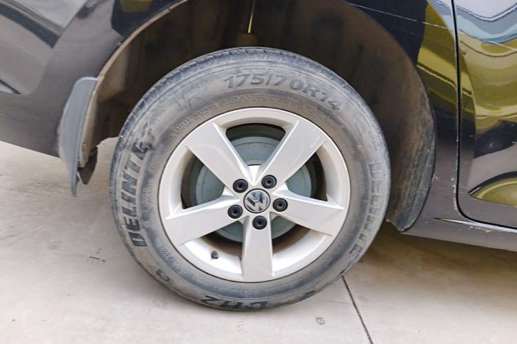 Used Volkswagen Santana 2015 1.4L Manual Fashion Edition
