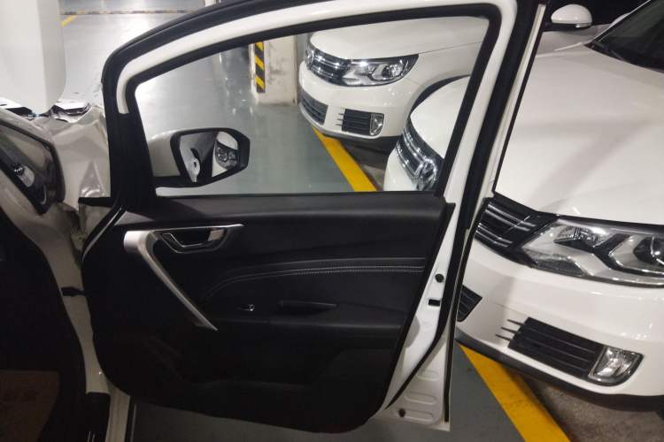 Used Geely Auto Vision X3 2019 Upgraded Model 1.5L CVT Elite Version
