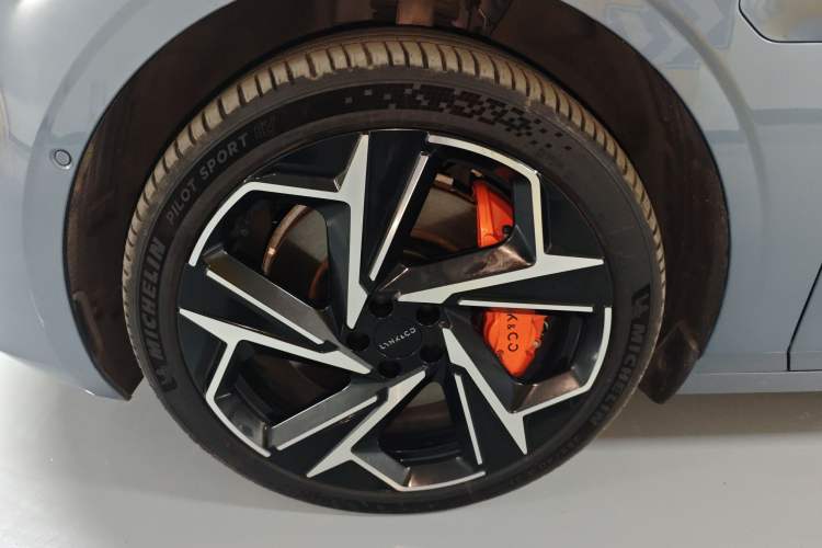 Used Lynk & Co Z10 2025 95 kWh 702 km All-Wheel Drive Intelligent Driving Ultra
