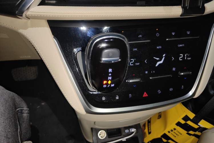 Used Buick GL8 2022 ES Landtrek 653T Flagship Model