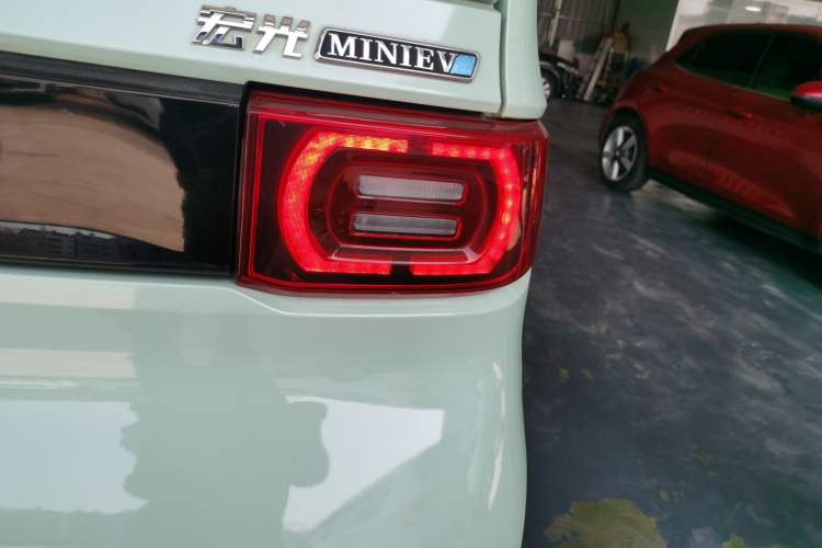 Used Wuling Hongguang MINIEV 2021 Macaron Premium Model – Lithium Iron Phosphate
