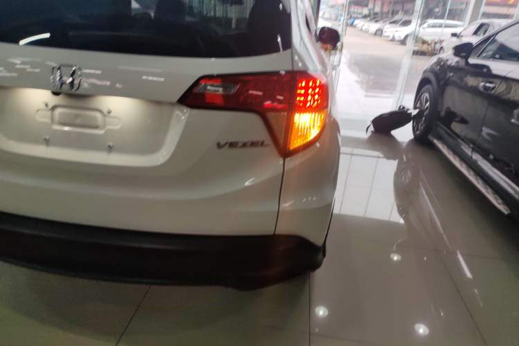 Used Honda Vezel 2020 1.5L CVT Pioneer Edition
