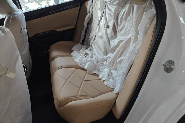 Used Geely Galaxy L6 2024 125km PLUS Dragon Edition