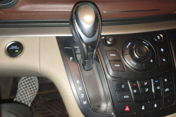 Used Buick GL8 2018 28T Luxury Model China VI Standard
