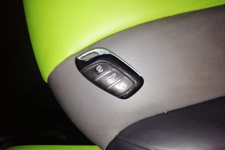 Used Roewe Clever 2021 302 km New Four-Seater Super-Efficient Version
