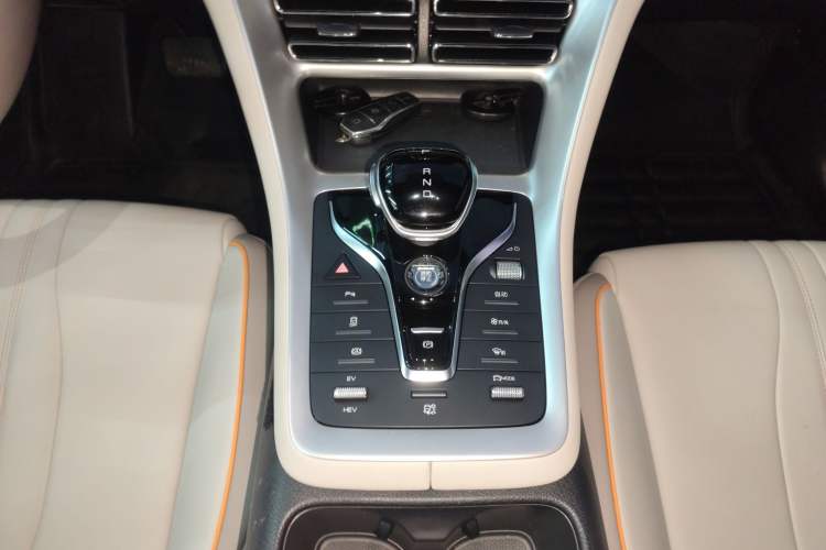 Used BYD Song Pro New Energy 2023 Champion Edition DM-i 71KM Navigation Model
