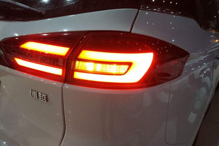 Used Geely Auto Emgrand X7 Sport 2021 1.8TD DCT Two-Wheel Drive Asian Games Edition