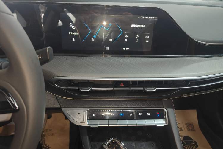 Used Changan Eado 2023 Changan Edition PLUS Blue Whale NE 1.4T GDI DCT Prestige Version
