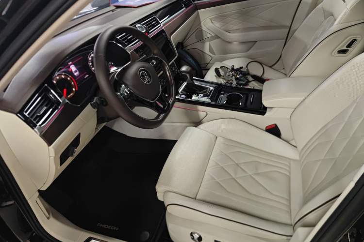 Used Volkswagen Phideon 2021 380TSI Prestige Edition
