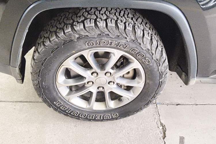 Used  Grand Cherokee (Import) 2015 3.0L Comfort Navigation Edition
