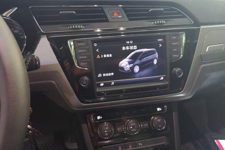 Used Volkswagen Touran 2018 Volkswagen Touran L 280TSI DSG Comfort Edition 7 Seats China VI Standard
