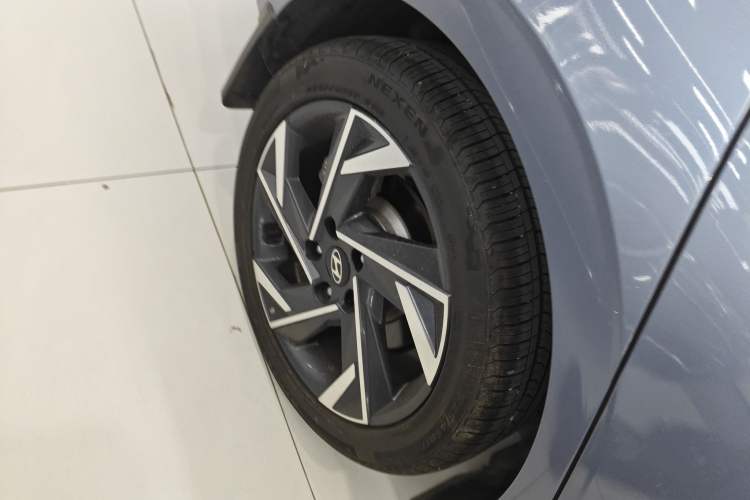 Used Hyundai Elantra 2023 1.5L CVT LUX Prestige Edition
