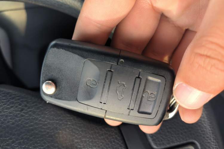 Used Volkswagen Touran 2015 1.4T Manual Fashion Edition 5-Seater
