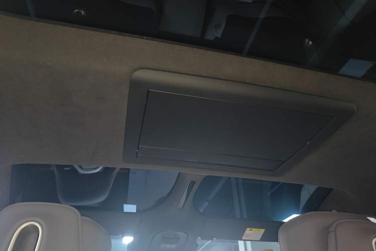 Used  12 2025 Ultra Extended-Range Edition
