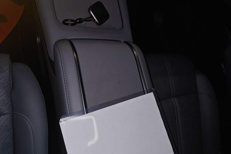 Used Zeekr 7X 2025 100 kWh Long-Range Rear-Wheel Drive with Intelligent Driving Features