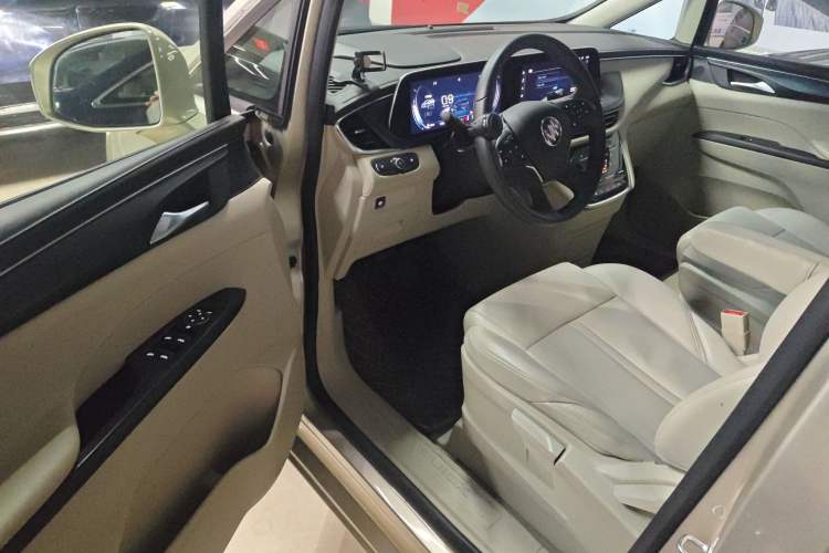 Used Buick GL8 2021 ES Landtrek 653T Comfort Edition
