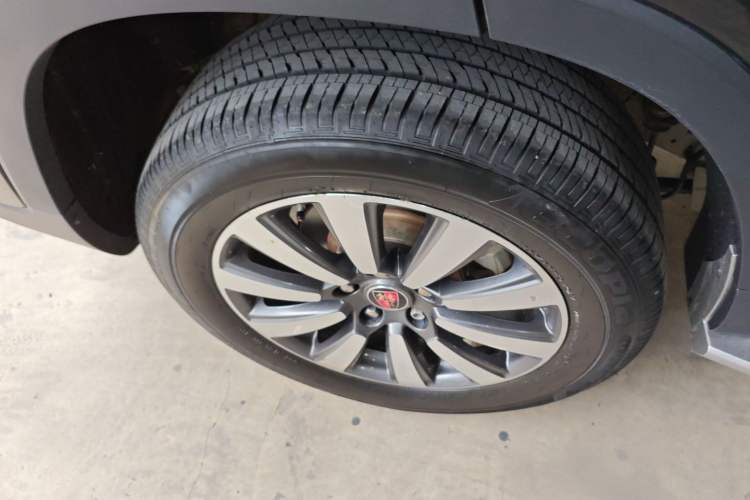 Used Roewe RX8 2019 30T Smart Connectivity Two-Wheel Drive Supreme Flagship Edition
