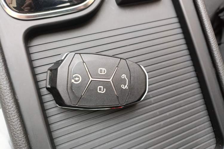 Used Lynk & Co 02 2018 1.5T DCT Two-Wheel Drive Pro Version China V Emission Standard
