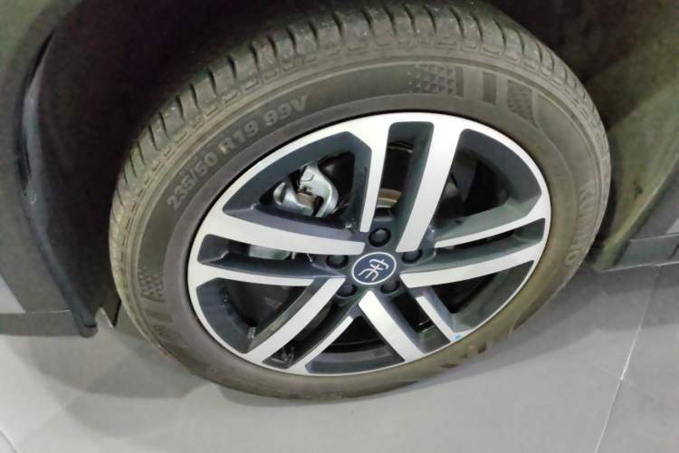 Used BYD Song L DM-i 2025 Intelligent Driving Version 112 km Beyond-Range Type
