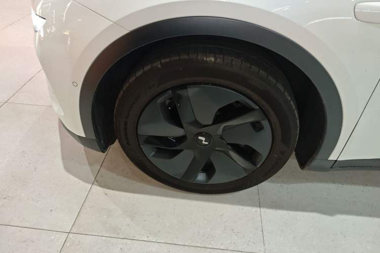 Used ONVO L60 2024 60 kWh Rear-Drive Version
