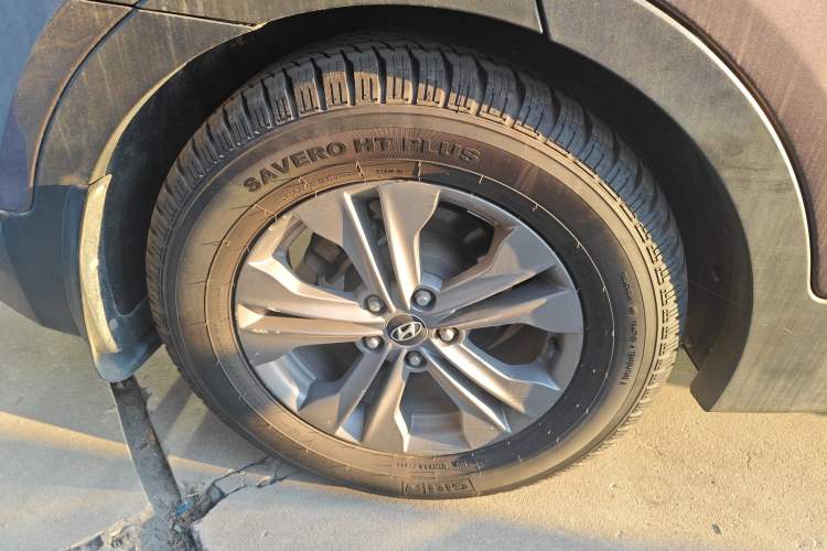 Used Hyundai Santa Fe 2013 2.4L Automatic Two-Wheel Drive Smart Version
