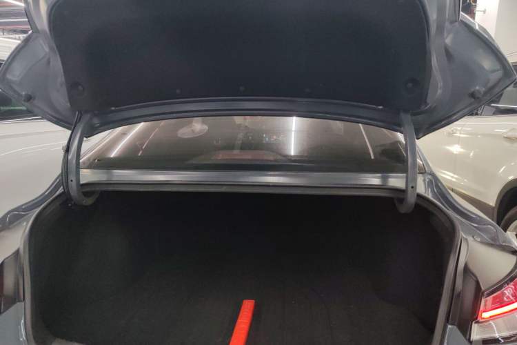 Used Hyundai Elantra 2022 1.5L CVT LUX Prestige Edition
