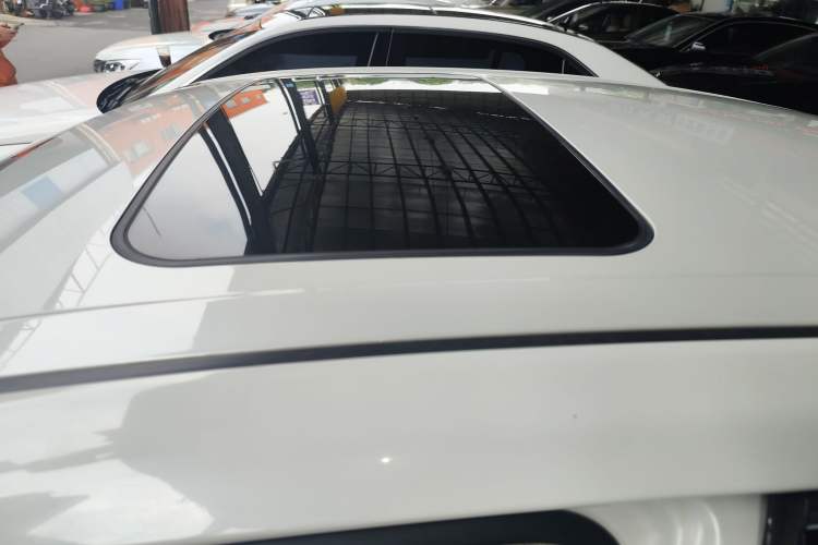 Used Toyota Avalon 2019 Dual-Engine 2.5L Luxury Edition China VI Standard
