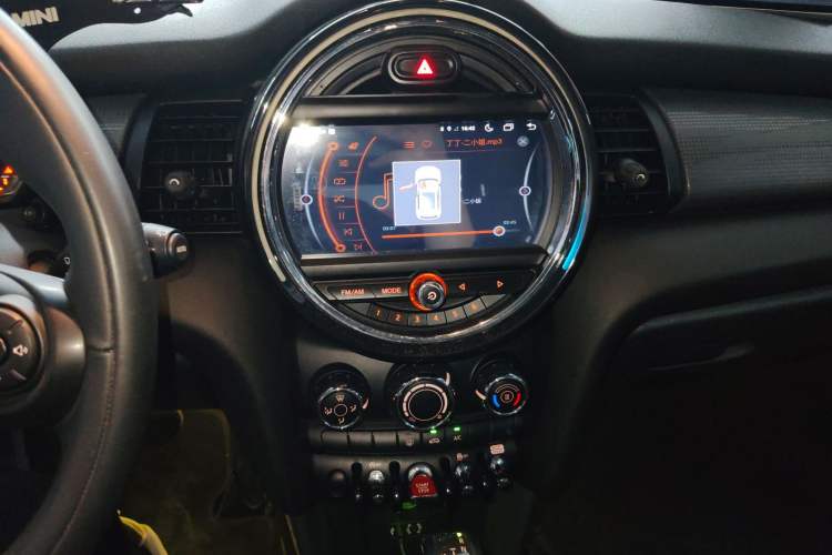 Used  MINI 2016 1.5T COOPER Five-Door Edition
