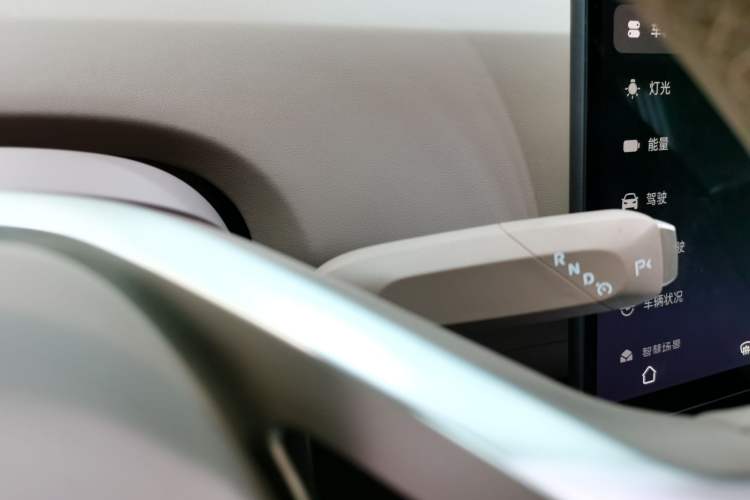 Used  07 2024 Max Extended-Range Edition