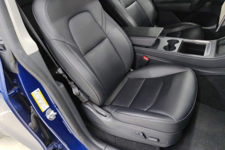 Used Tesla Model Y 2021 Long-Range All-Wheel-Drive Version
