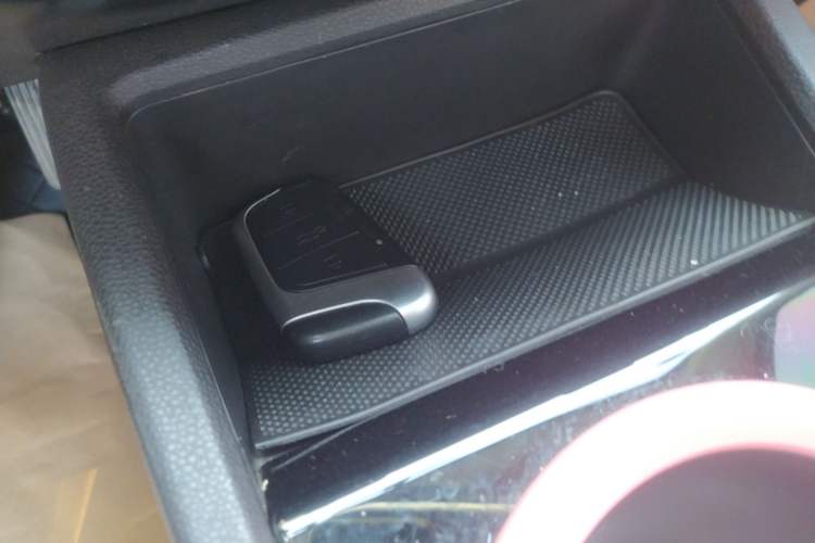 Used Chery Little Ant 2022 Revised Version Sweet Pink Edition Half-Sugar Version Lithium Iron Phosphate 30.7 kWh 30 kW 301 km
