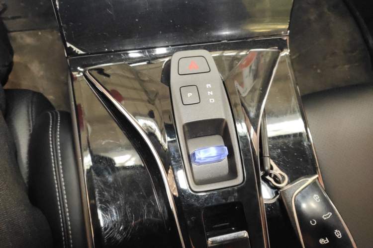 Used Dongfeng Aeolus Mage 2023 DH-i 1.5T Luxury Edition
