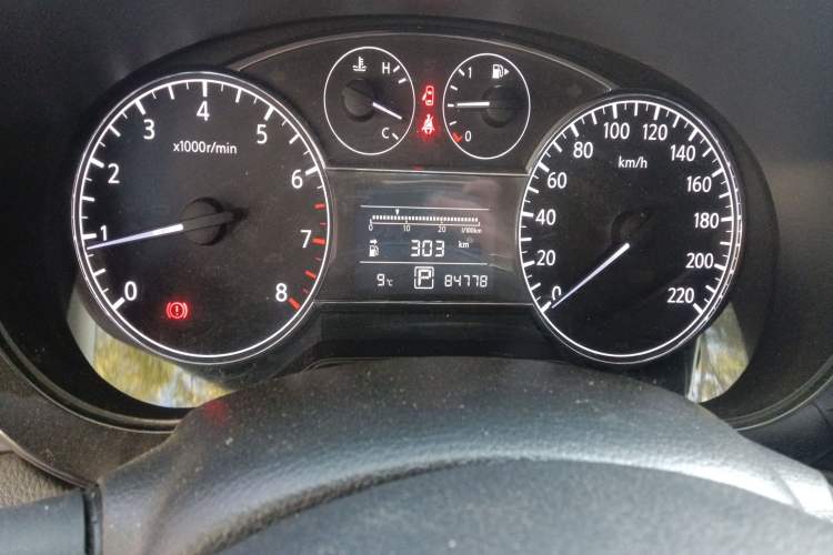 Used Nissan Tiida 2011 1.6L CVT Smart Version
