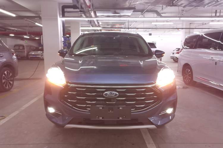 Used Ford Escape 2020 EcoBoost 245 Two-Wheel-Drive Titanium Edition
