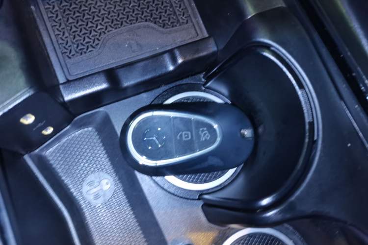 Used Mercedes-Benz E-Class 2024 Refresh E 300 L Stylish Edition
