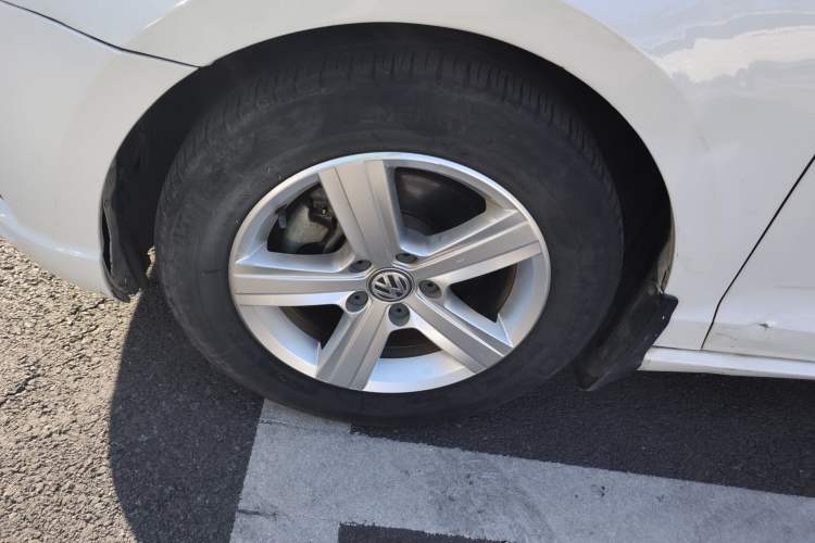 Used Volkswagen Lamando 2015 230TSI DSG Fashion Edition
