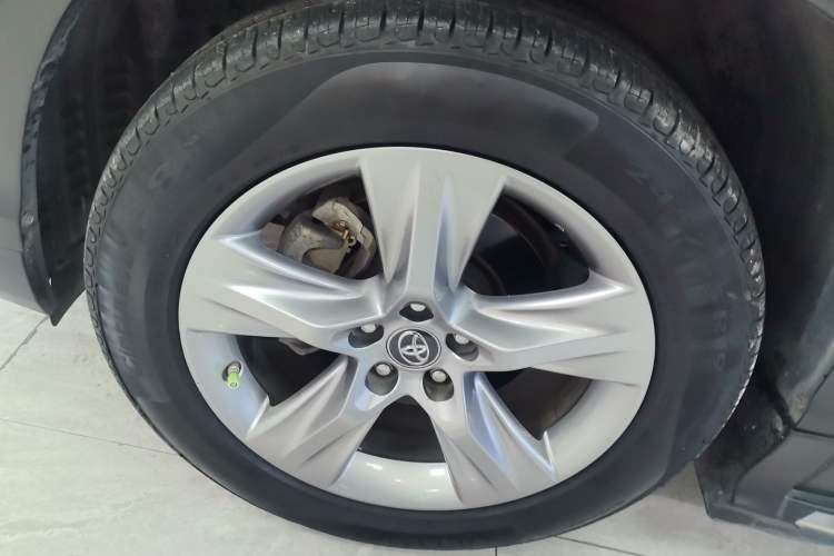 Used Toyota Highlander 2018 2.0T Four-Wheel Drive Prestige Version 7 Seats China VI Standard