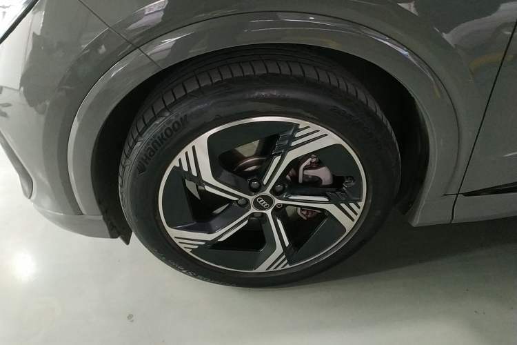 Used Audi Q4 e-tron 2023 50 e-tron quattro Visionary Edition
