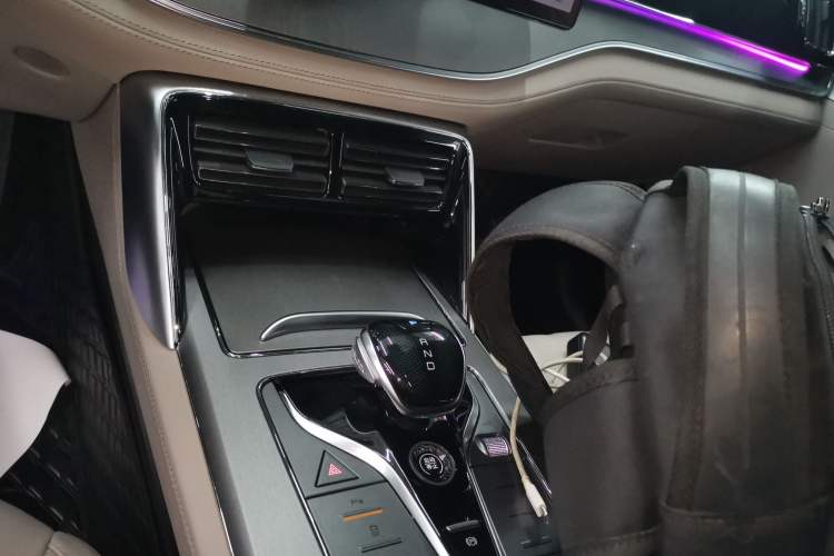 Used BYD Tang New Energy 2024 DM-i Glory Edition 112KM Prestige Model
